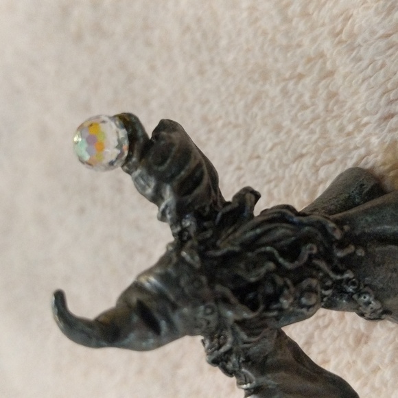 Gallo Pewter Wizard/Sorcerer Holding a Crystal Ball Figurine - Picture 2 of 6